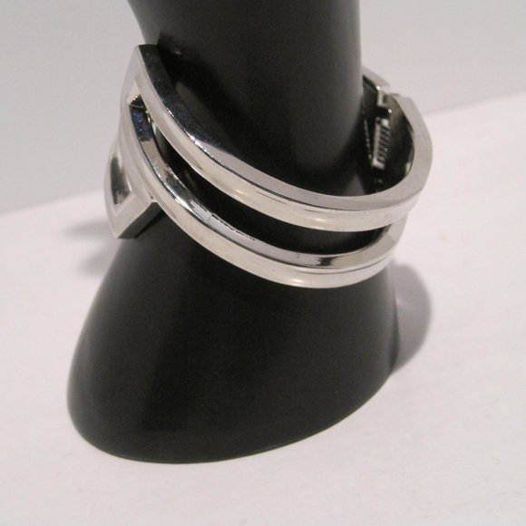 Faux Polished Silver Abstract Bangle Spring Hinge Bracelet Modern Twist Cuff - Picture 6 of 15